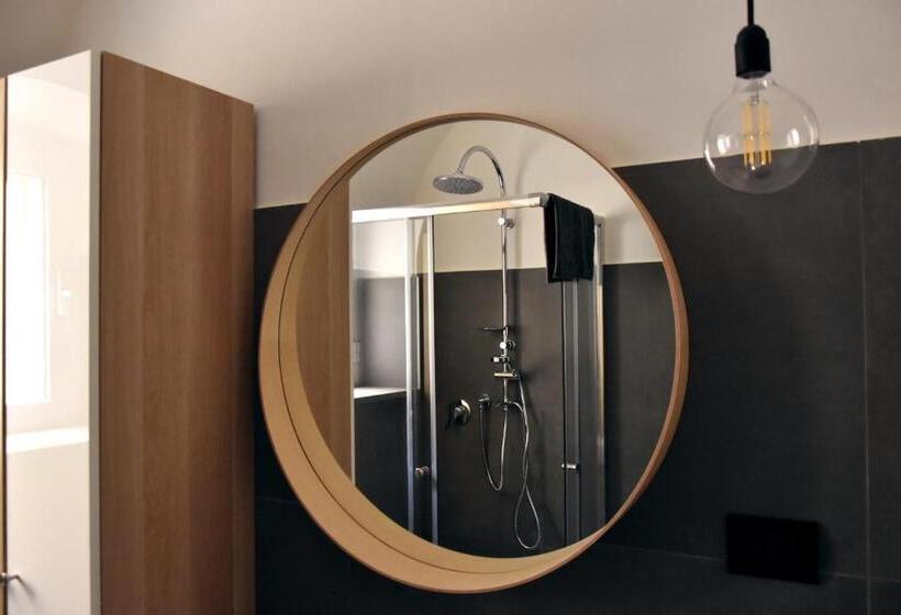 Pokój Standard Jednoosobowy, Xviii Arcano