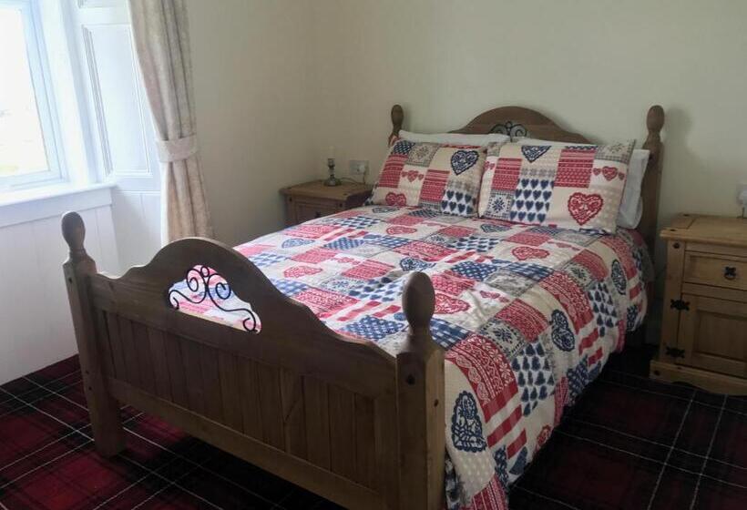 غرفة قياسية مطلّة علي البحيرة, Carrick Farm