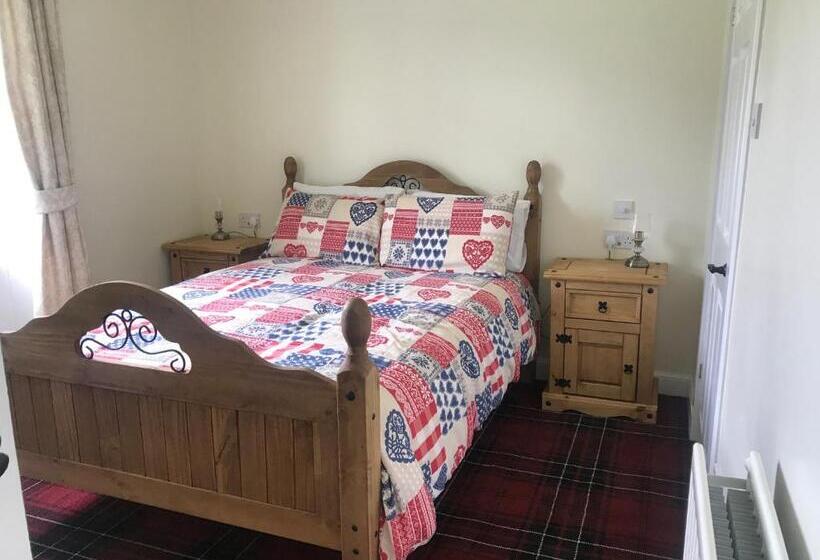 غرفة قياسية مطلّة علي البحيرة, Carrick Farm