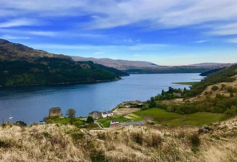 غرفة قياسية مطلّة علي البحيرة, Carrick Farm