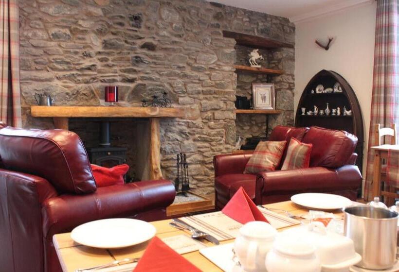 غرفة قياسية مطلّة علي البحيرة, Carrick Farm