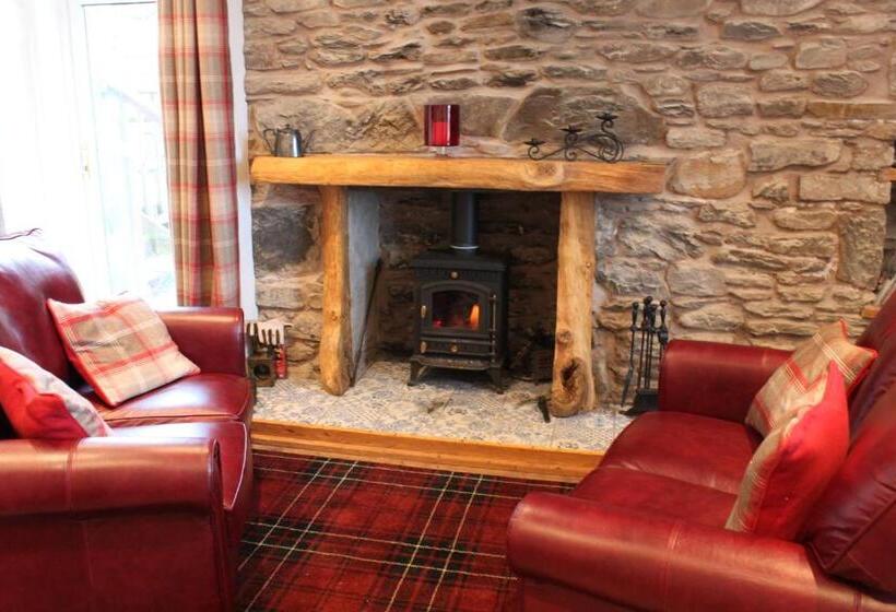 غرفة قياسية مطلّة علي البحيرة, Carrick Farm