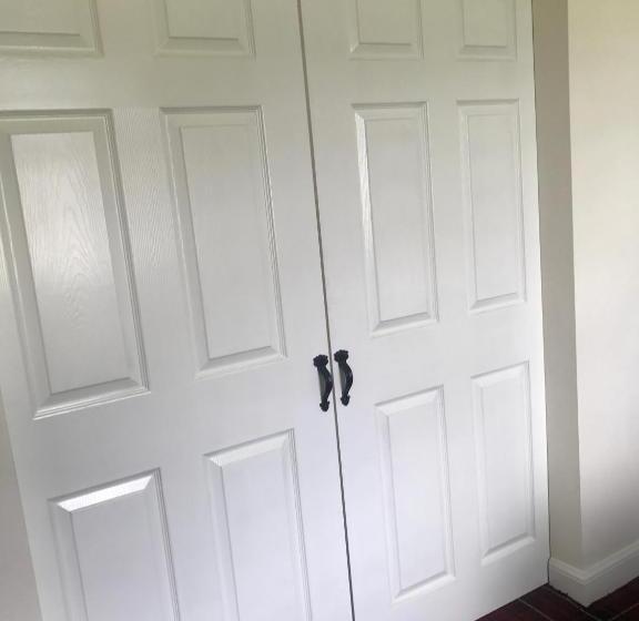 Suite with lake view, Carrick Farm