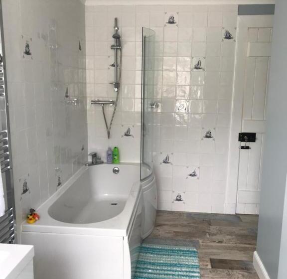 غرفة قياسية حمام مشترك, Carrick Farm