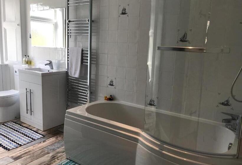 غرفة قياسية حمام مشترك, Carrick Farm