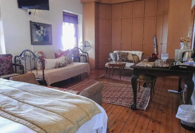 Standard Kolmen Hengen Huone, New Stone Manor