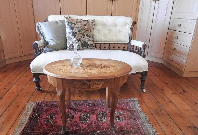 Standard Kolmen Hengen Huone, New Stone Manor