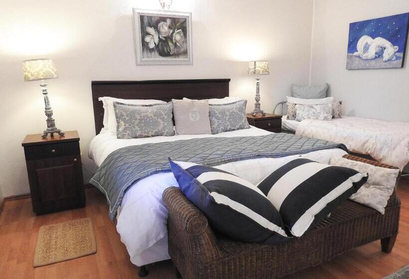 חדר סטנדרט לשלושה, New Stone Manor