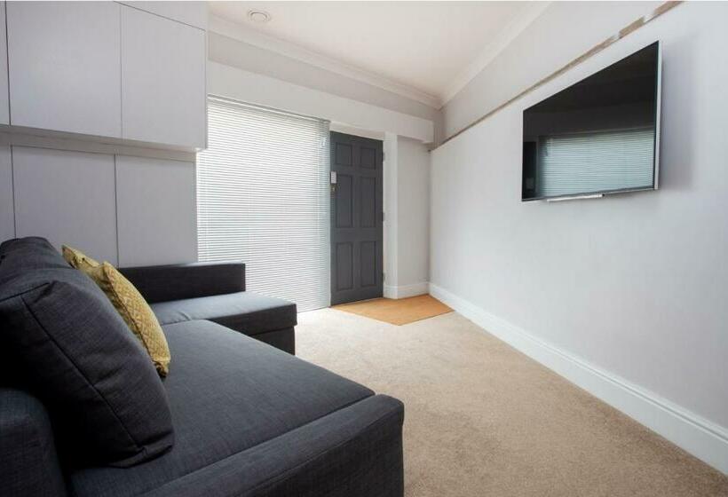 סוויטה משפחתית, The Vanguard York   Private Residence