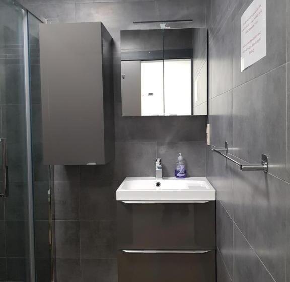 Семейный Номер, Auberge Des Blancs Cailloux