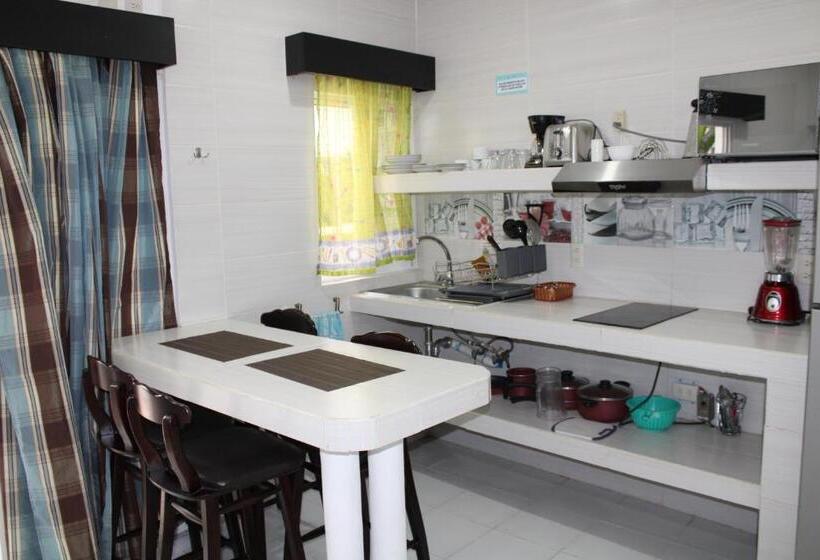 سوییت, & Suites Vayor