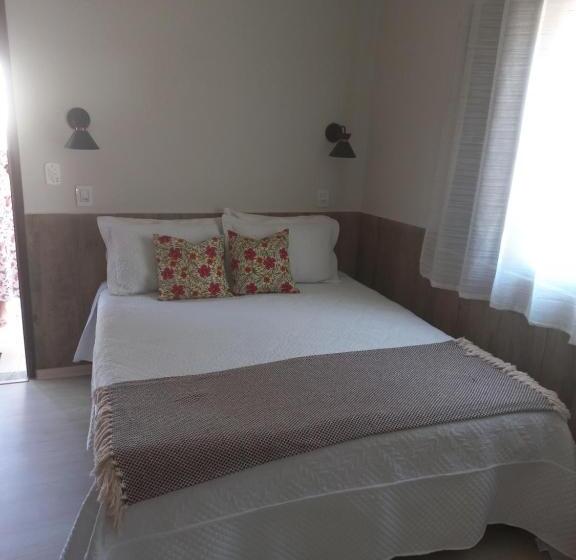 Quarto Triplo Basic, Recanto Caminho Das águas