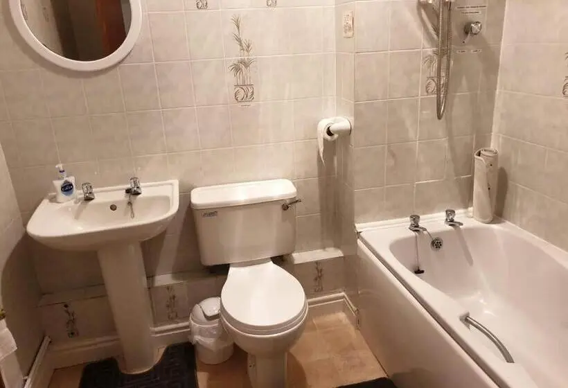 اتاق استاندارد سه نفره, Trem Hyfryd B&b