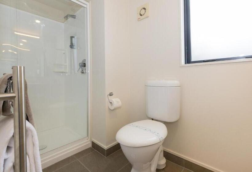 إستوديو سوبيريور, Bella Vista Motel Dunedin