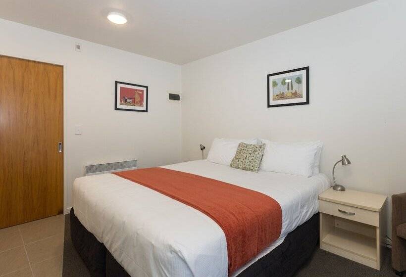 إستوديو قياسى, Bella Vista Motel Dunedin