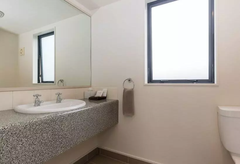 スーペリアスタジオ, Bella Vista Motel Dunedin