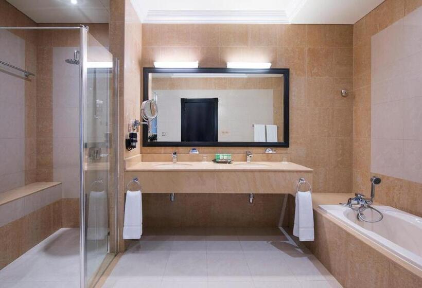 اتاق لوکس با تخت بزرگ, Al Hamra Residence