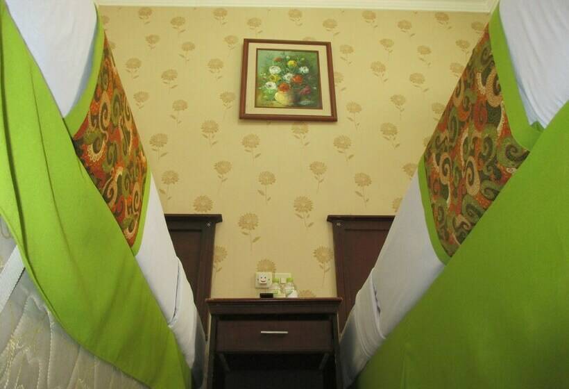 اتاق سوپریور, Gloria Amanda