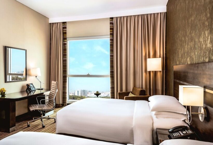 Club Room, Hyatt Regency Oryx Doha