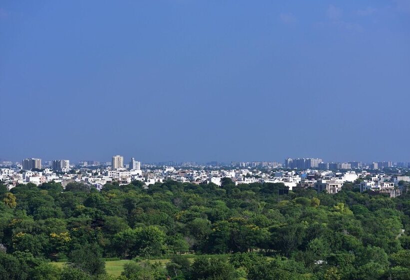 غرفة تنفيذية, Jaipur Marriott