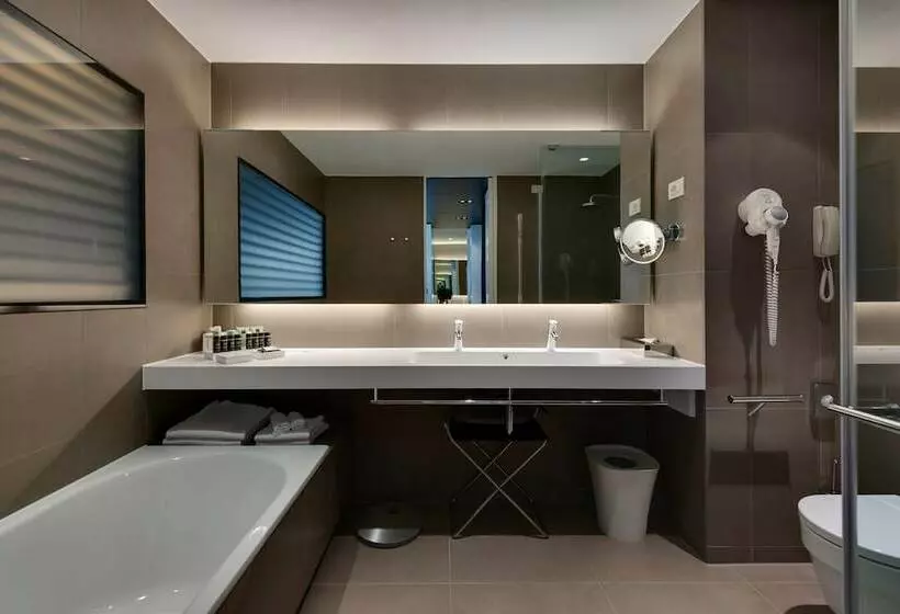 スイート, Lone Hotel By Maistra Collection
