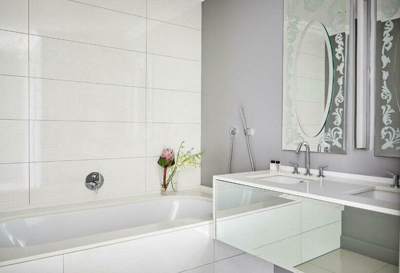 חדר דלוקס, Queen Victoria Hotel By Newmark