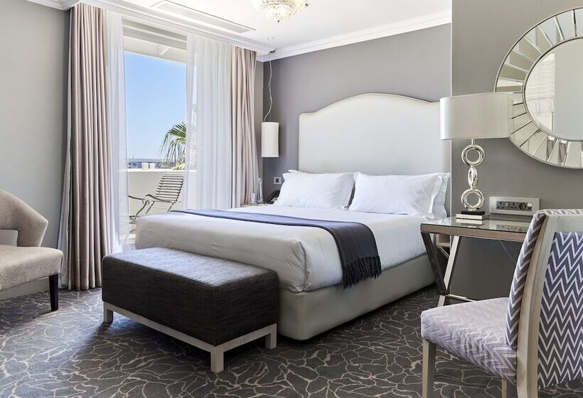 חדר דלוקס, Queen Victoria Hotel By Newmark