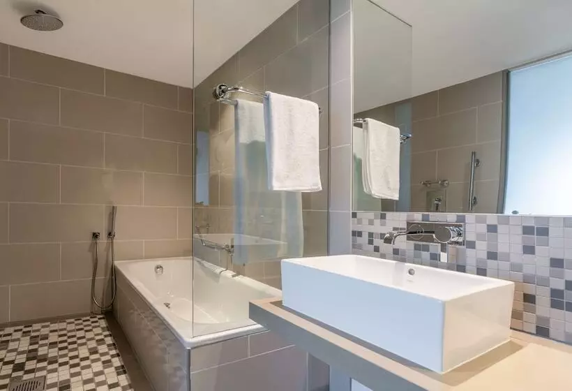 اتاق سوپریور با چشم‌انداز شهر, Radisson Blu Gautrain Hotel, Sandton Johannesburg
