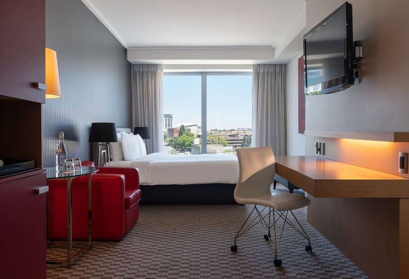 带城市景观的高级房间, Radisson Blu Gautrain Hotel, Sandton Johannesburg