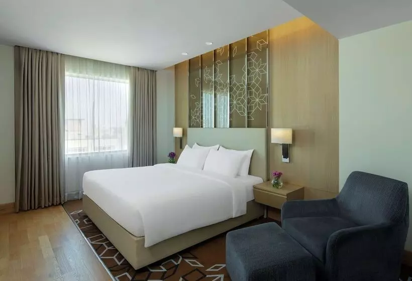 スーペリアールーム, Radisson Gurugram Udyog Vihar