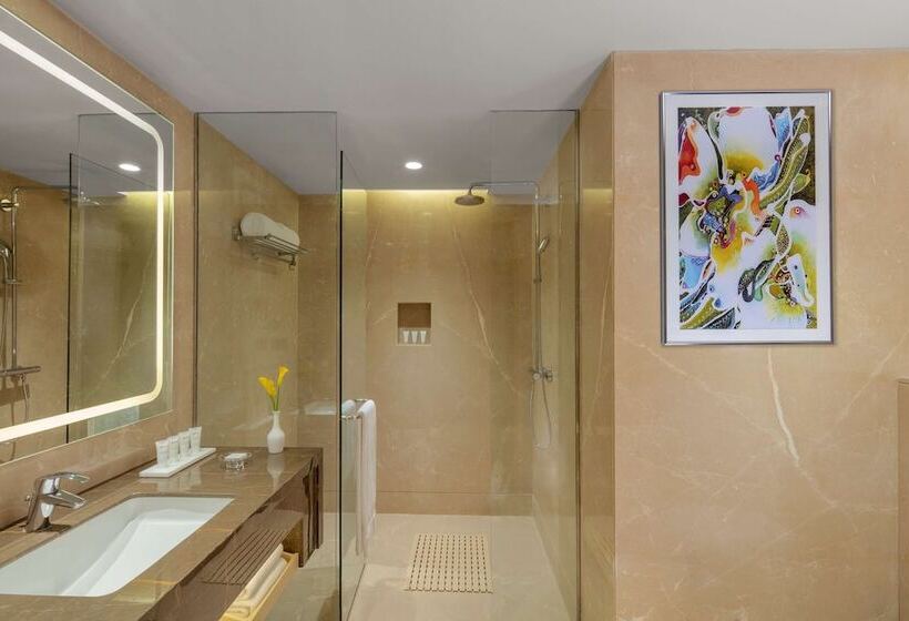 اتاق لوکس, Radisson Gurugram Udyog Vihar