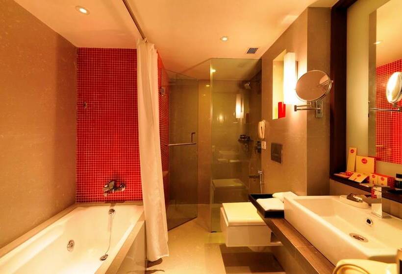 キングサイズベッドのスタンダードルーム, Spree Shivai Hotel Pimpri