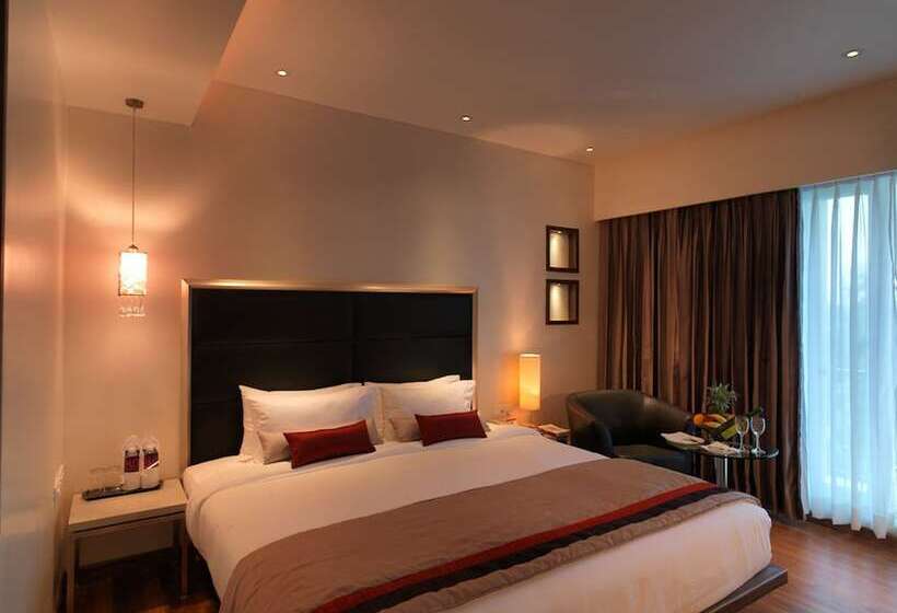 Стандартный Номер Кровать Кинг, Spree Shivai Hotel Pimpri