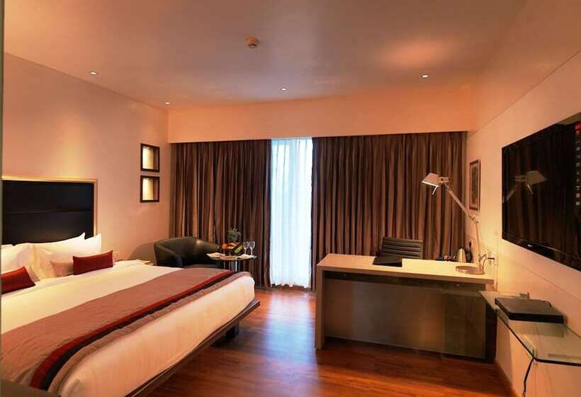 キングサイズベッドのスタンダードルーム, Spree Shivai Hotel Pimpri