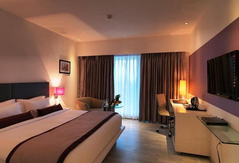 キングサイズベッドのデラックスルーム, Spree Shivai Hotel Pimpri