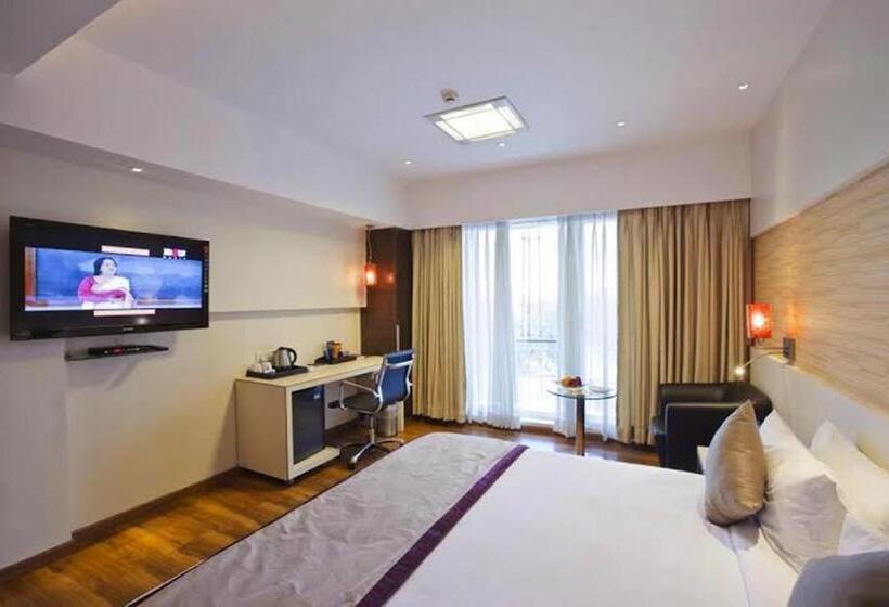 キングサイズベッドのデラックスルーム, Spree Shivai Hotel Pimpri