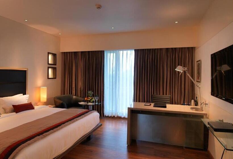 キングサイズベッドのスタンダードルーム, Spree Shivai Hotel Pimpri