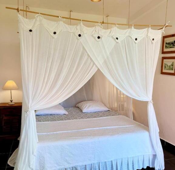 اتاق استاندارد با چشمانداز دریا, Habitation La Reine Du Camp Chambres D Hôtes