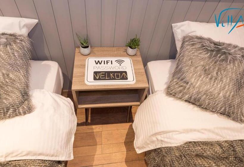 חדר משפחתי דלוקס, Villami