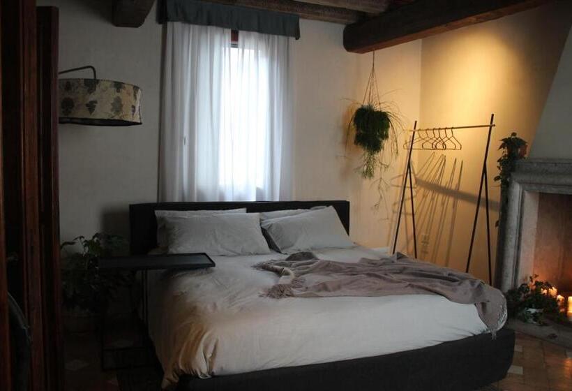 اتاق سوپریور با تخت بزرگ, Little Garden