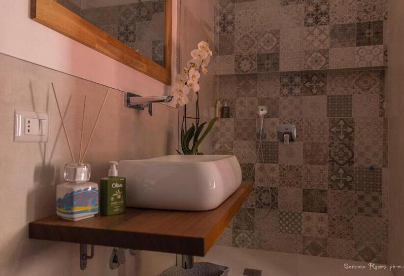 اتاق سوپریور, Sarzana S Rooms