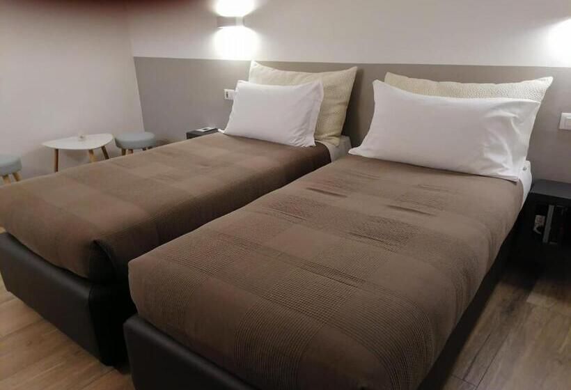 اتاق سوپریور, Sarzana S Rooms