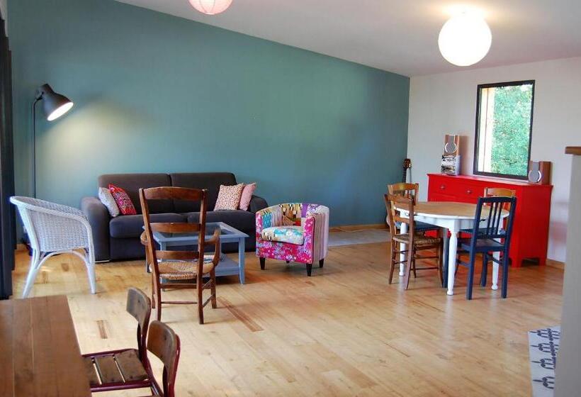 庭の見える１ベッドルームアパートメント, Chambre D Hôte Et Gîte De Cantagrel