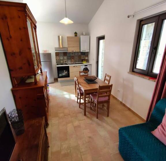 Апартаменты 1 Спальня Вид на Сад, Agriturismo Borgo Del Ginepro