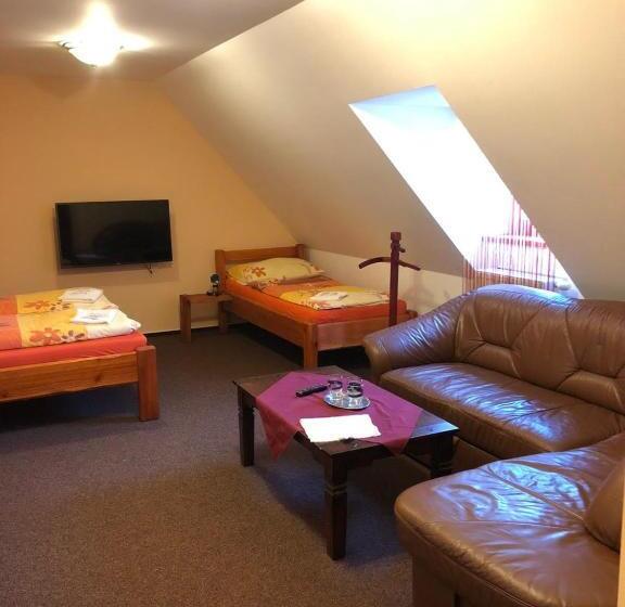 غرفة ديلوكس ثلاثية, Penzion Kelt