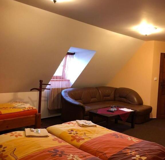 غرفة ديلوكس ثلاثية, Penzion Kelt