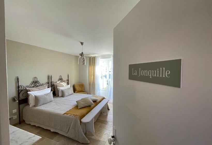 غرفة قياسية لذوى الاحتياجات الخاصة, La Ferme Buissonnière