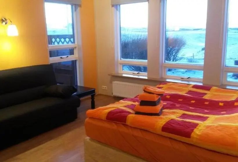 اتاق خانوادگی, Skyggnir Bed And Breakfast