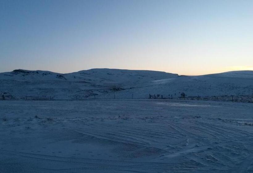 اتاق ساده سه نفره, Skyggnir Bed And Breakfast