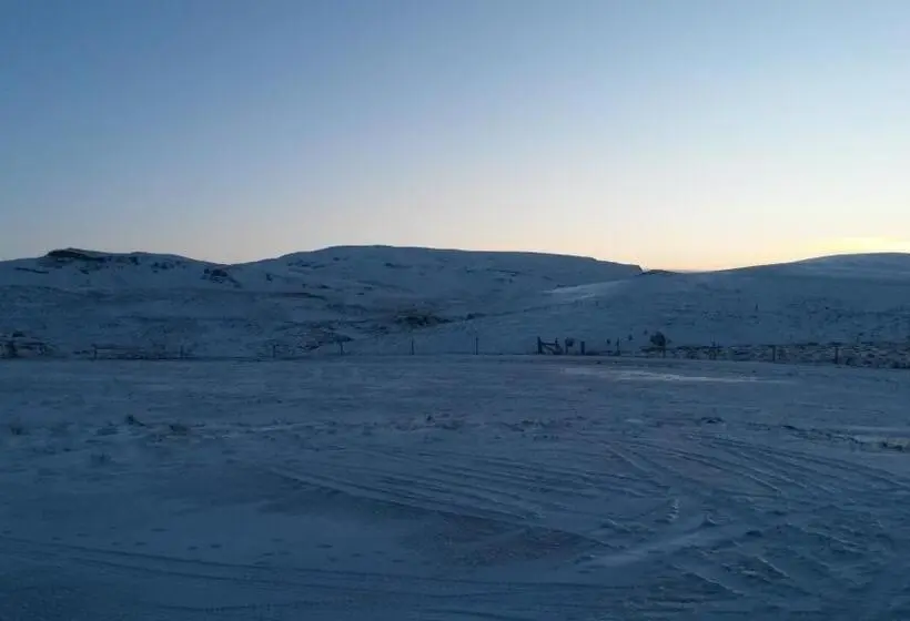 اتاق ساده سه‌ نفره, Skyggnir Bed And Breakfast